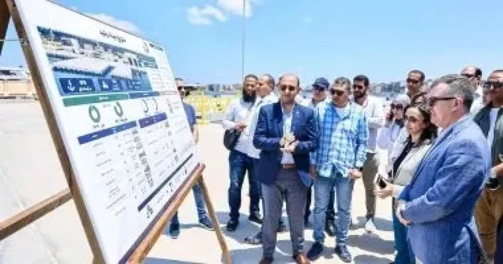 الدكتور أحمد رستم وزير التخطيط والتنمية الاقتصادية وجانب من الجولة