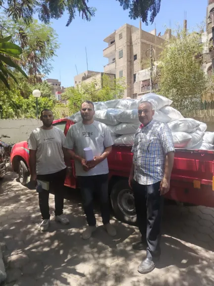 جانب من متابعه 