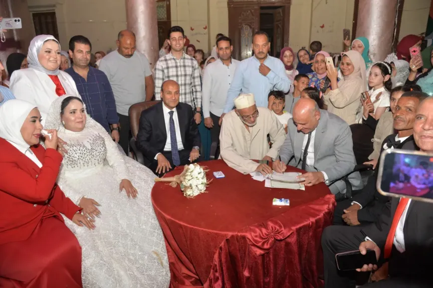 جانب من متابعه 