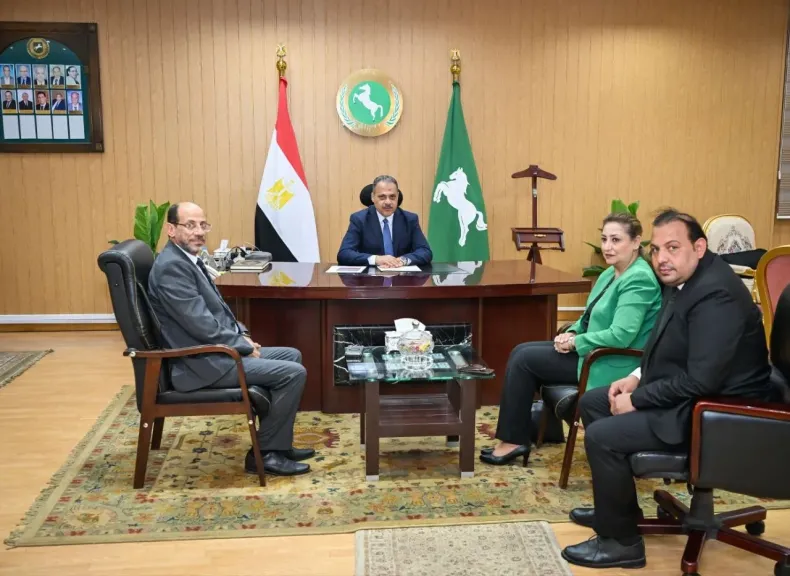 الاستقبال بمكتب المحافظ 