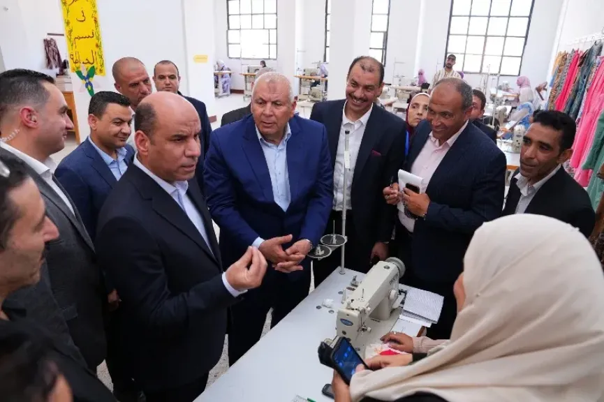 وزير العمل حسن رداد، ومحمد الزملوط محافظ مطروح خلال جولتهما التفقدية
