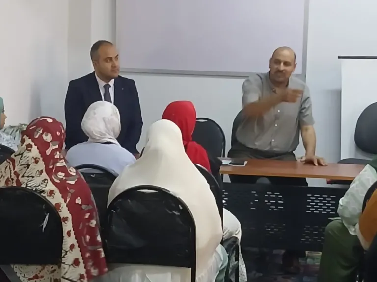جانب من متابعه 