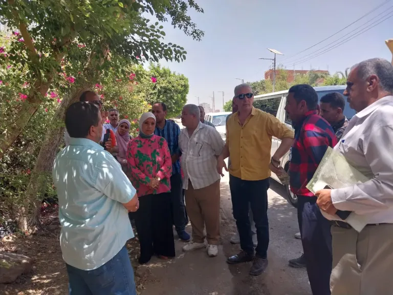 جانب من متابعه 