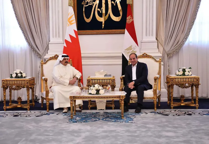 السيد الرئيس عبدالفتاح السيسي خلال توديعه لملك البحرين