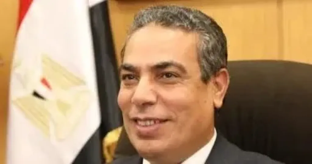 الدكتور عادل عبد الغفار