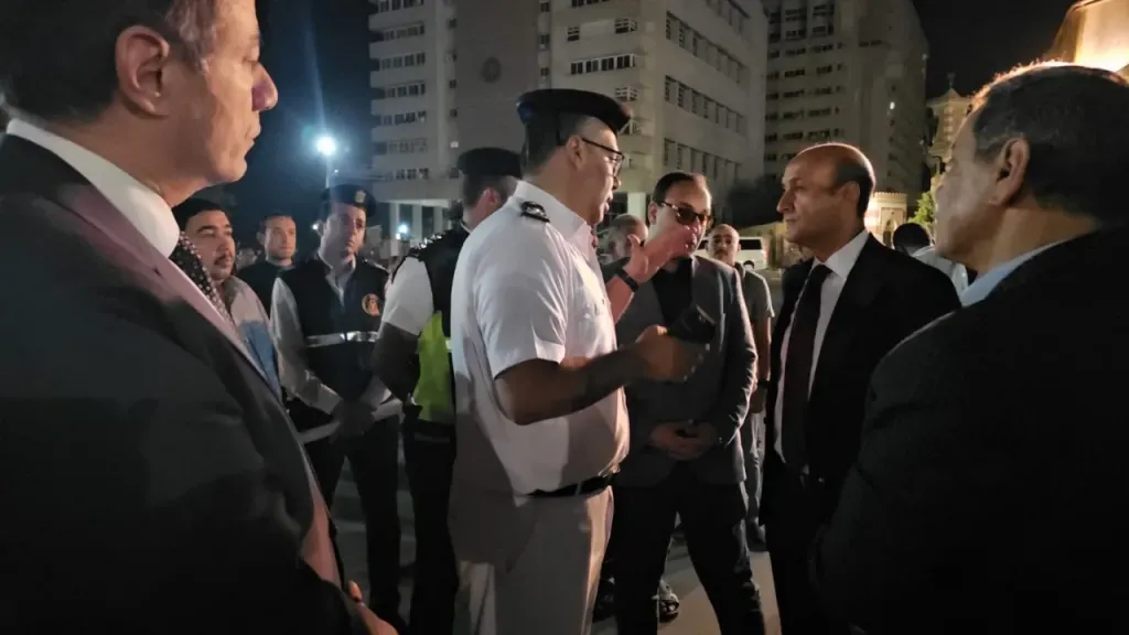 جانب من متابعه 