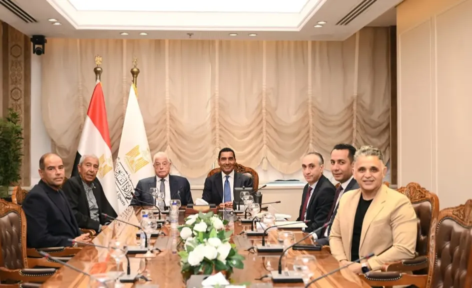 وفد نادى السيارات مع وزير الشباب ومستشار رئيس الجمهورية