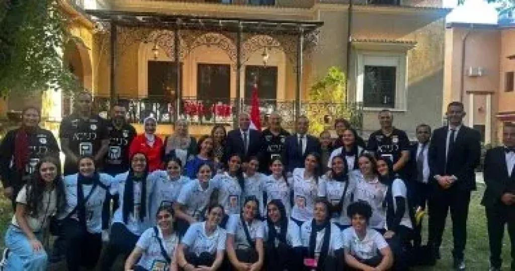 ناشئات اليد  