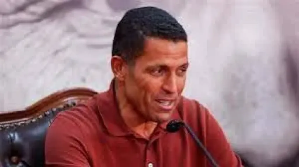 عموته