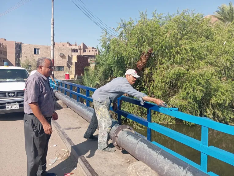 جانب من متابعه 