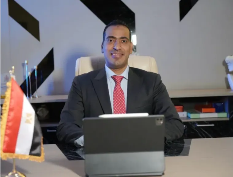 النائب محمود طاهر