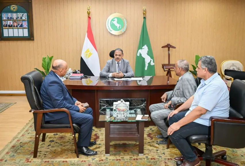 لقاء المحافظ بمدير المديرية المالية 