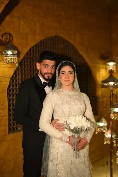                           العروسان 