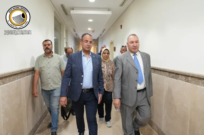 جانب من متابعه 