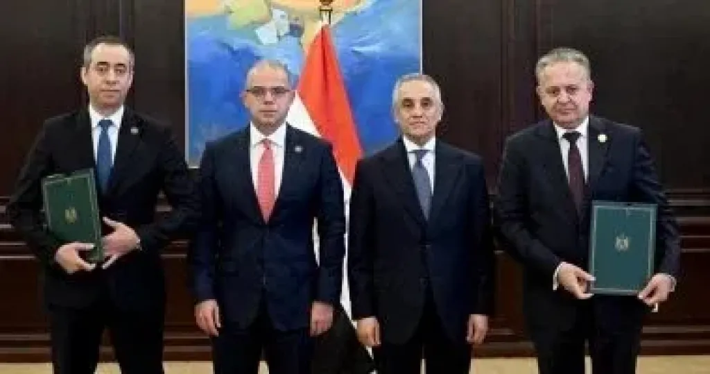 جانب من  توقيع البروتوكول