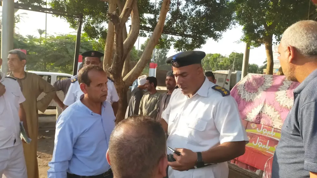 جانب من متابعه 