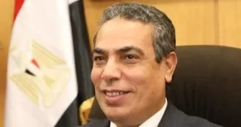 الدكتور عادل عبد الغفار