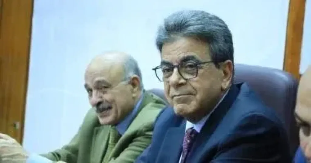 الدكتور مجدي حسن النقيب العام للأطباء البيطريين