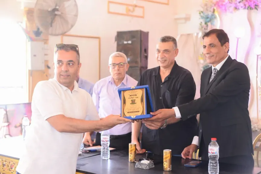 وفد كفر الشيخ يكرم رواد التعليم ويعلن عن تقديم مشروع  قانون لإنصاف المعلمين