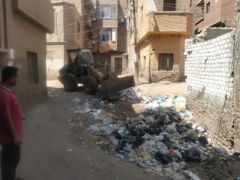 جانب من متابعه 