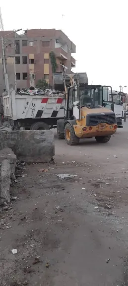 جانب من متابعه 