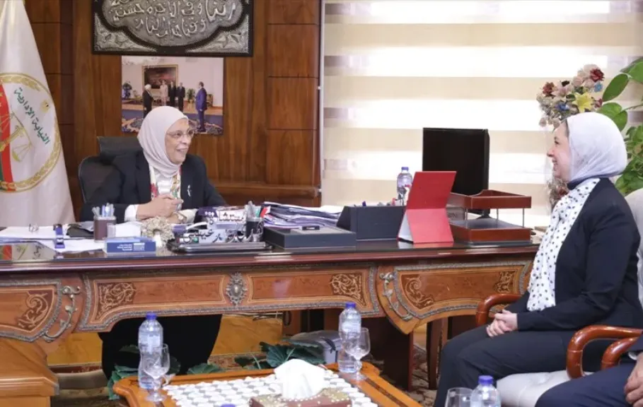 لقاء رئيسة النيابة الإدارية مع عميدة كلية القانون بالجامعة المصرية الصينية