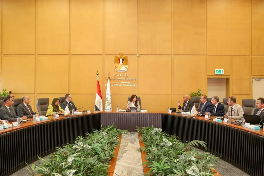لقاء وزيرة الإسكان مع مسئولي مواصلات مدن مصر