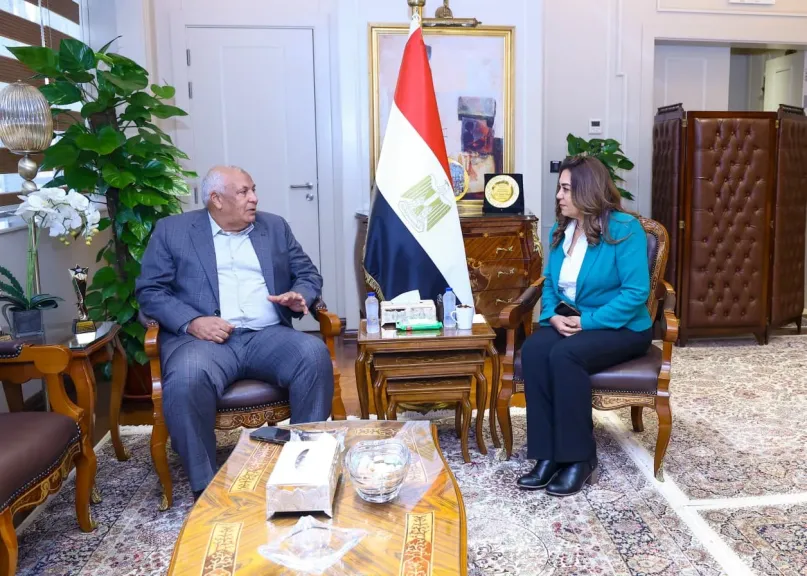 وزيرة التنمية المحلية مع محافظ مطروح