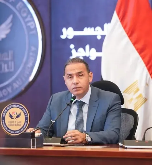الدكتور إسلام عزام