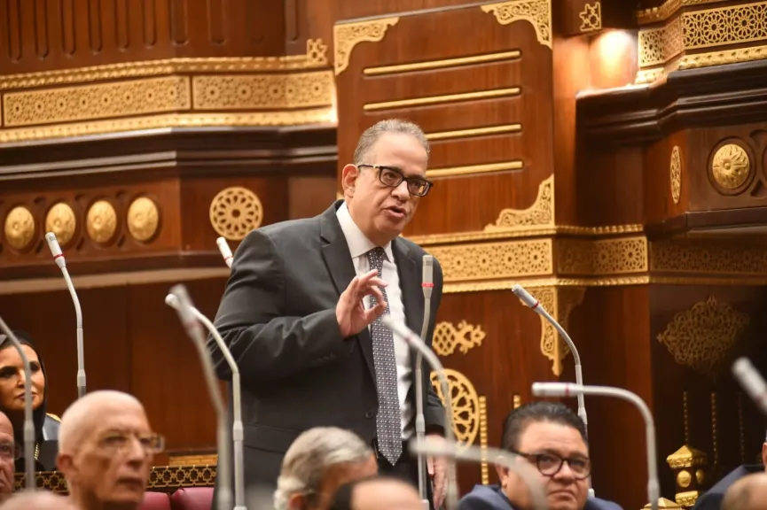  النائب طارق عبد العزيز