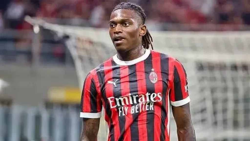 رافائيل لياو لاعب ميلان الإيطالي
