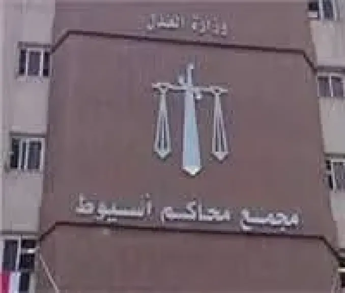 جانب من متابعه 