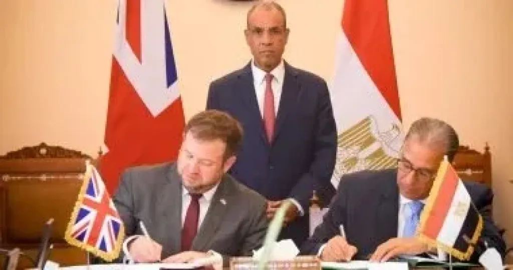 وزير الخارجية يستقبل وزير الدولة البريطاني للشرق الأوسط