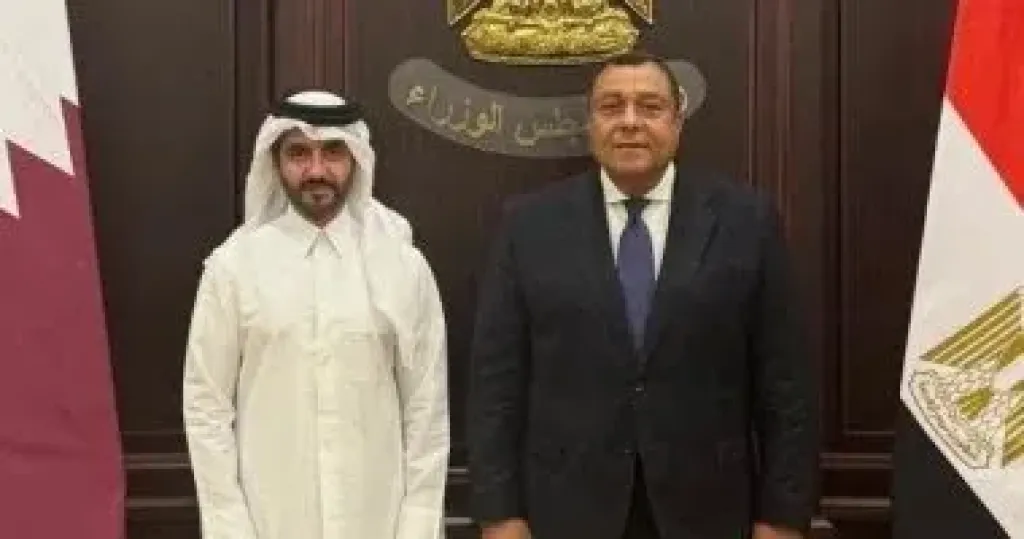 صورة تجمع السفير إيهاب فهمي مع السفير نايف العمادي