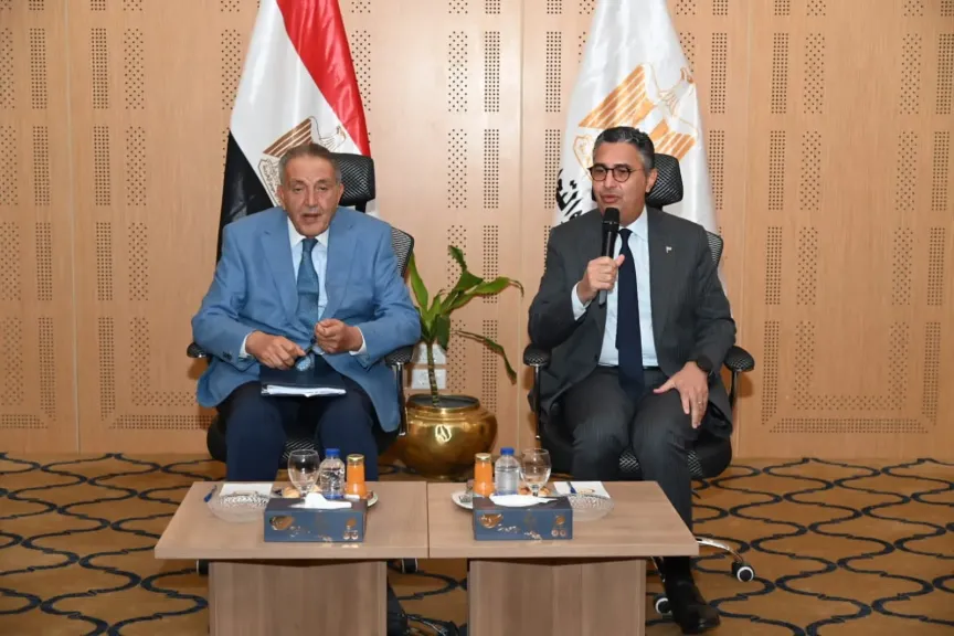 جانب من اجتماع وزير التموين مع الغرف التجارية