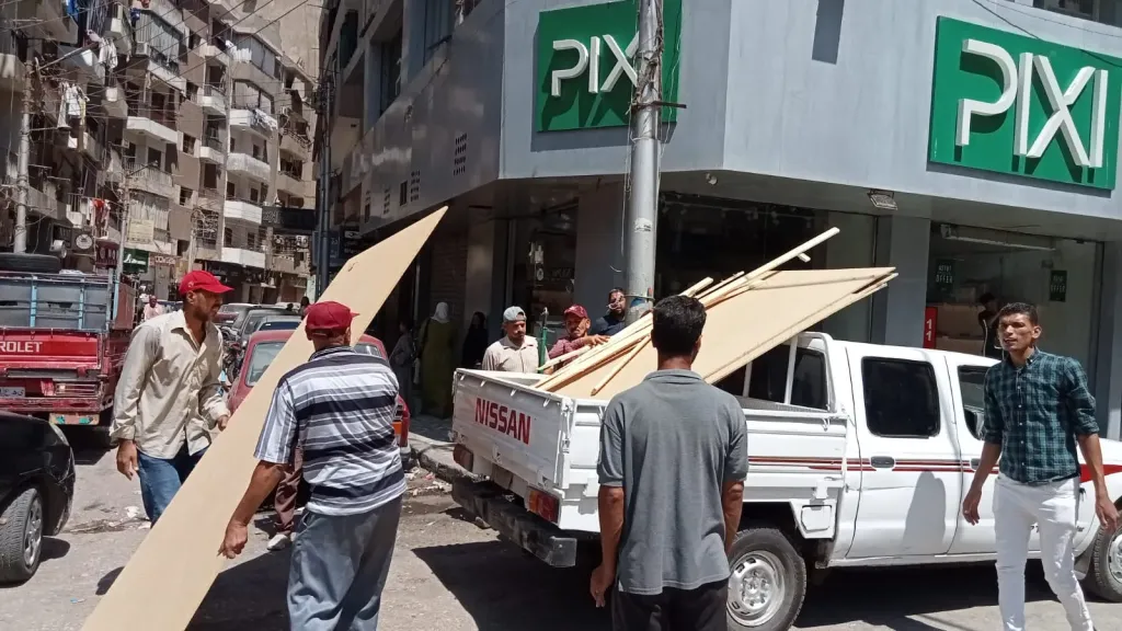جانب من متابعه 