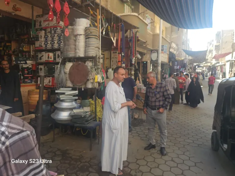 جانب من متابعه 