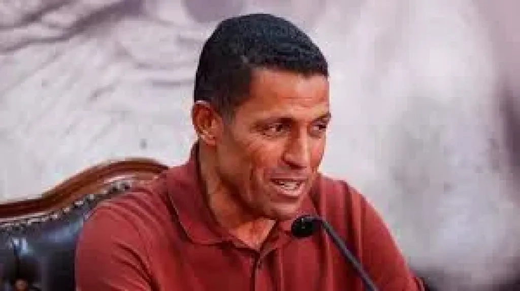 عموته