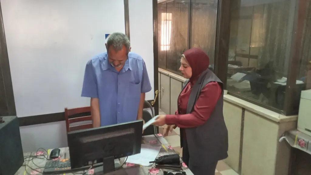 جانب من متابعه 