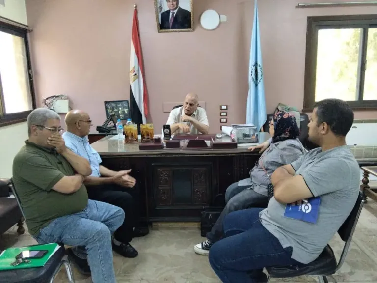جانب من متابعه 