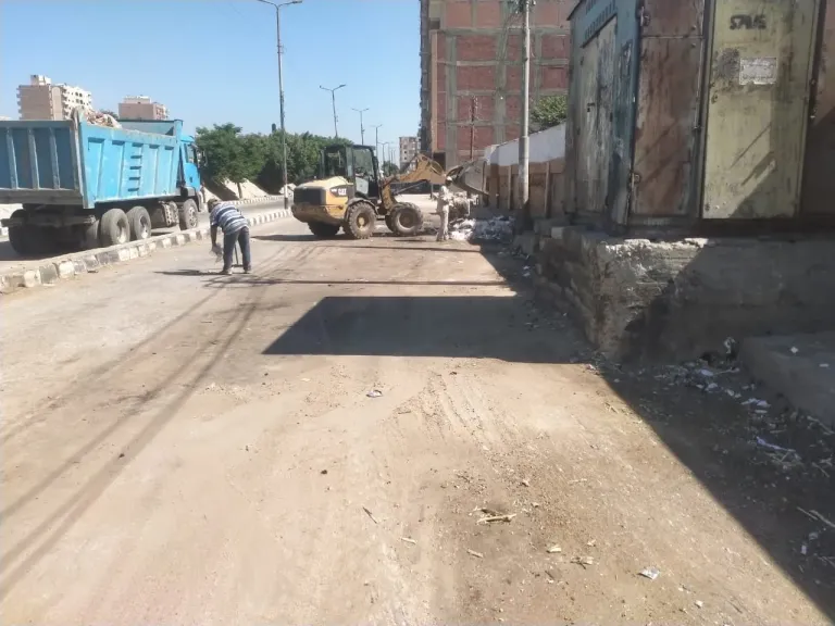 جانب من متابعه 