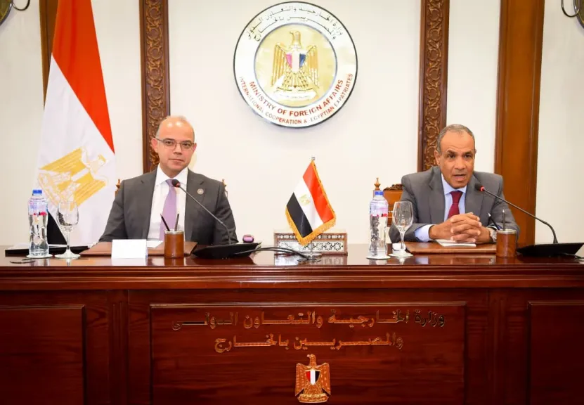 اجتماع وزير الخارجية مع وزير الاستثمار والتجارة الخارجية