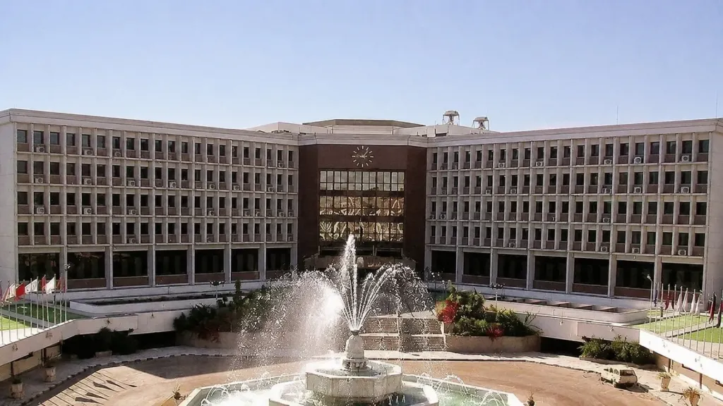 جانب من متابعه 