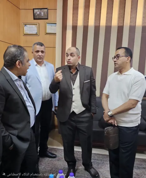 جانب من متابعه 