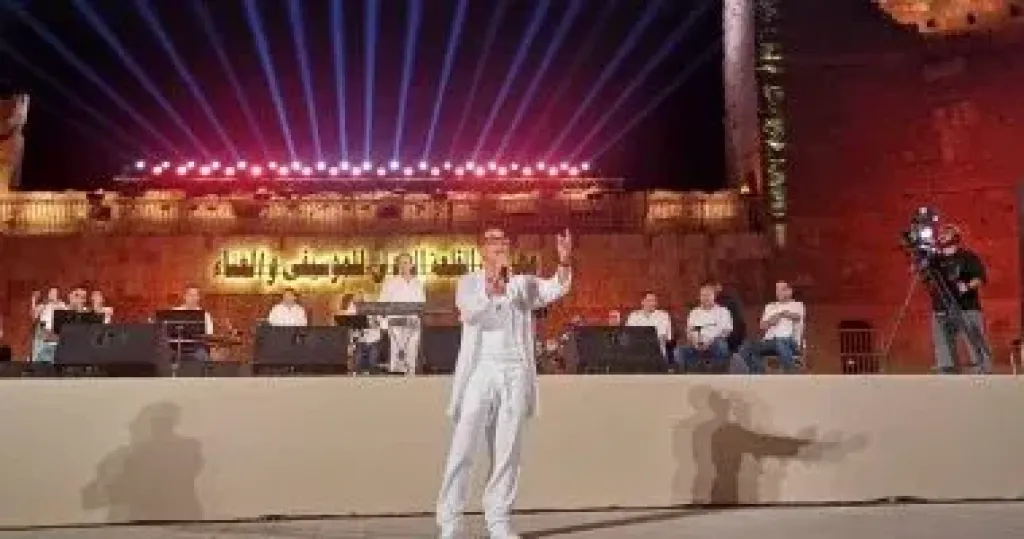 مدحت صالح 