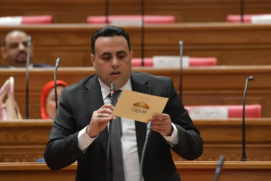 النائب مصطفى مزيرق