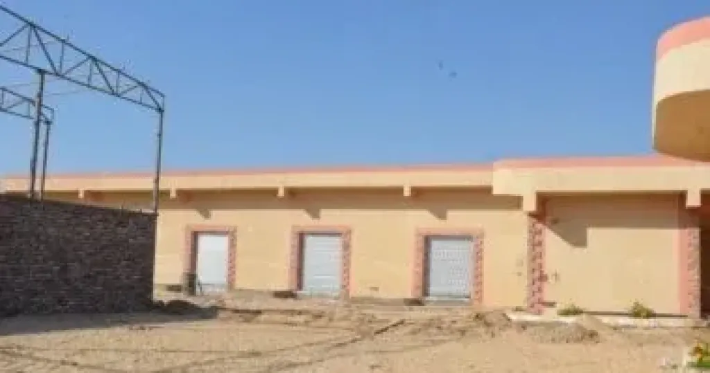 مصانع 