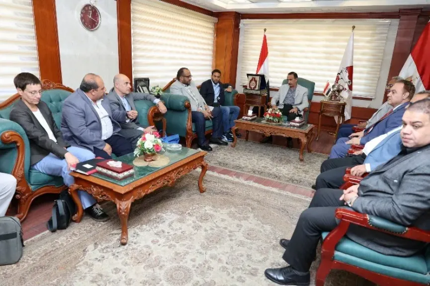 اجتماع محافظ سوهاج مع وفد بنك التعمير الألماني