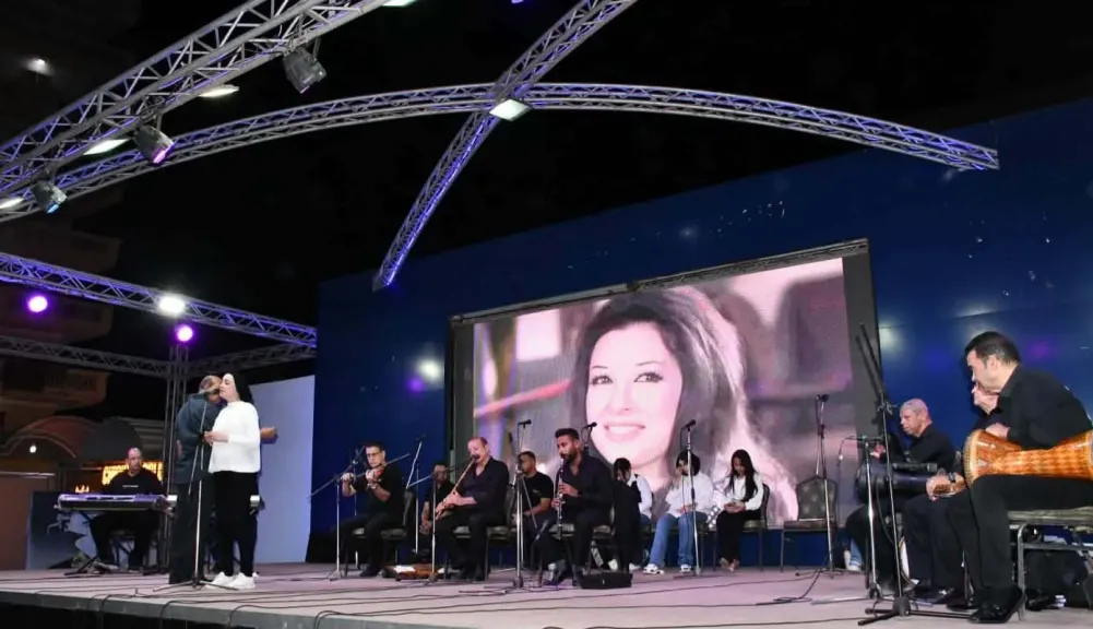 فرق قصور الثقافة تواصل عروضها في شاطئ الفن بمطروح