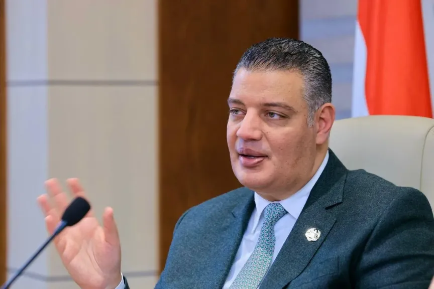 أيمن عبد الموجود 